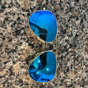 Ray-Ban RB3025 Large Aviator Metal 112/4L Sunglasses Gold Frames Blue Mirror 135